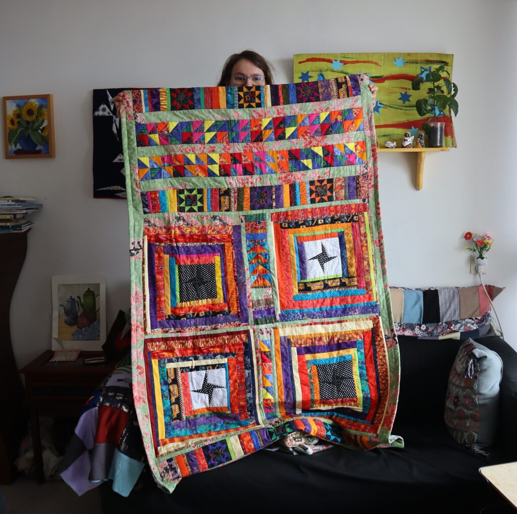 Blije scrap quilt geheel