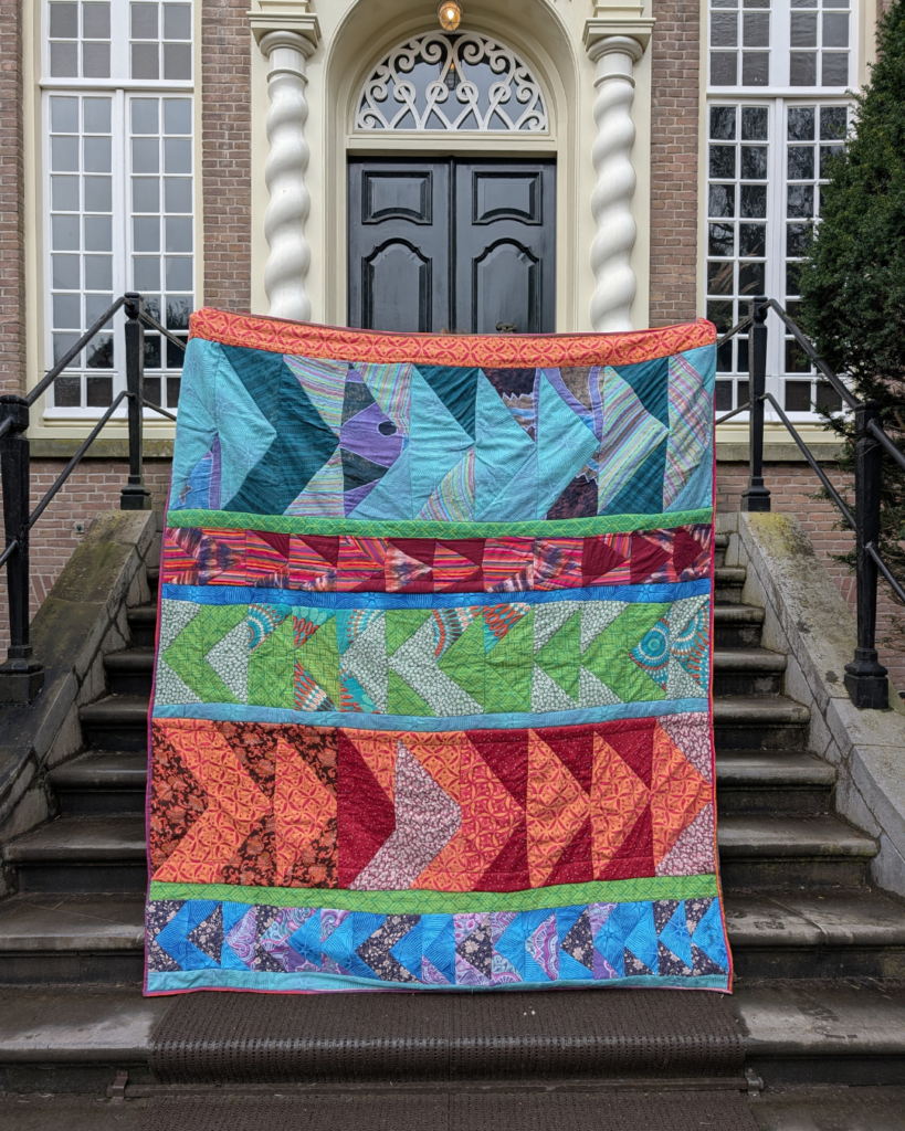 Een dame dient zich aan.  - Kick Ass Quilts fotoshoot